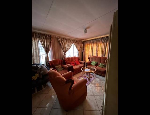 2 BEDROOM HOUSE FOR SALE IN BIRCH ACRES